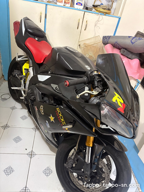 Moto YAMAHA YZF R1