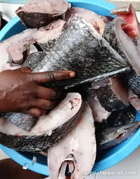 Beurre Morceaux de poisson frais en tranches
