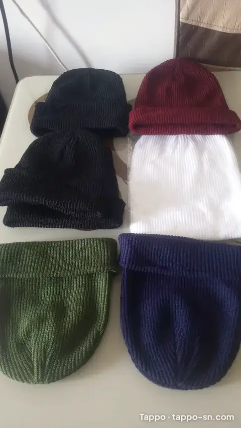 Bonnets en Tricot Côtelé – Couleurs Variées