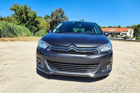 Citroën C4 gris 2016