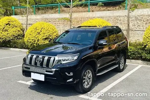 Toyota Land Cruiser Prado noir
