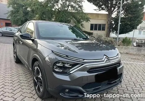 Voiture Citroën C4 grise 2021