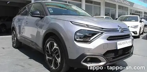 Voiture Citroën C4 grise