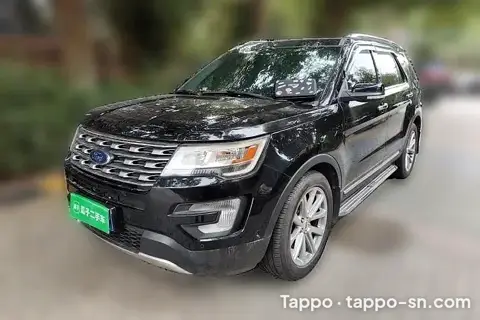 Voiture Ford Explorer noire