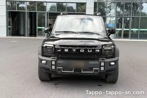 Voiture Jetour noire 2026