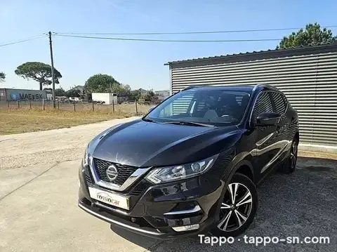 Voiture Nissan noire