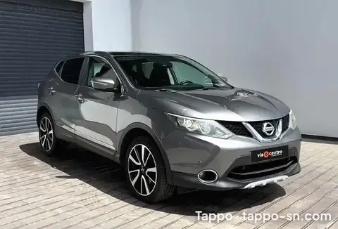 Voiture Nissan Qashqai grise