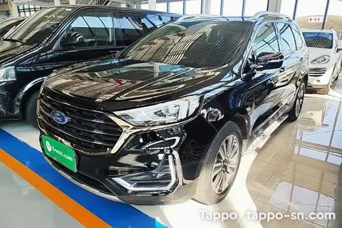 Voiture SUV Ford noire